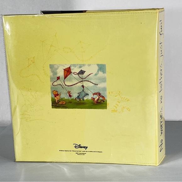 Disney Winnie The Pooh Photo Album Archival Quality Holds 200 4x6 photos w/memos - Picture 4 of 11